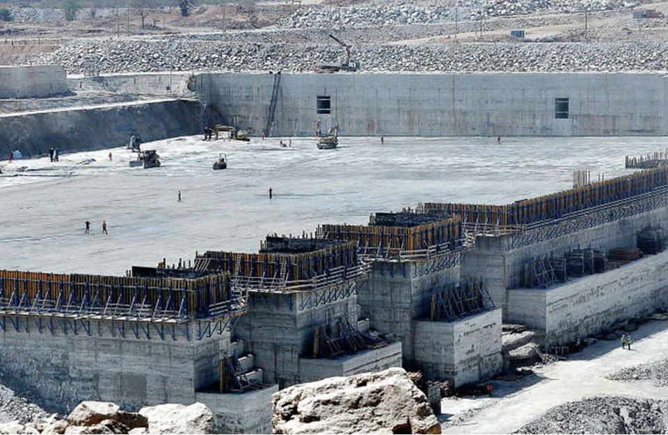 تقرير إسرائيلي يتوقع أن يصبح المصريون مثل اللاجئين السوريين