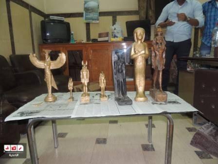 ضبط 12 تمثال أثري بحوزة فلاح وعامل بأسيوط