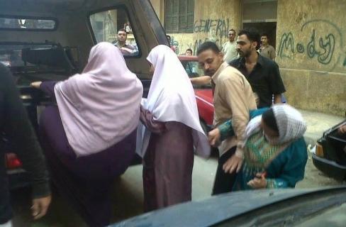 اعتقال سيدتان بعد انتهاء سلسلة بشرية ضد الانقلاب بـبورسعيد