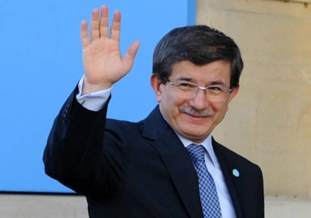 أوغلو يعيد الهدايا التي تسلمها فترة رئاسته للحكومة