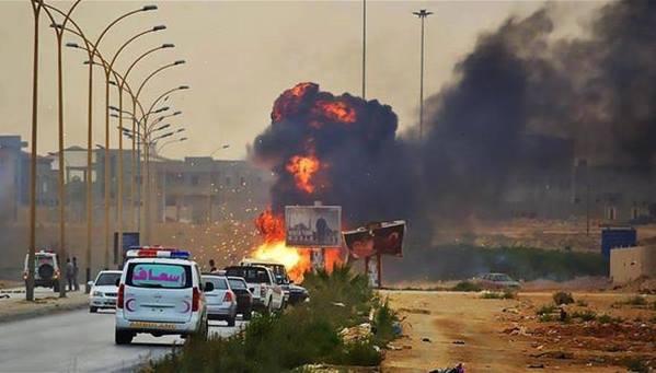 خبراء: قصف “درنة” انتهاك للدستور وتحقير للبرلمان.. فهل من معترض؟!