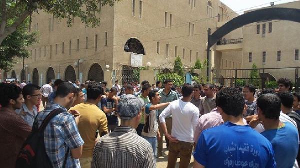 طلاب أزهر تفهنا الأشراف يتظاهرون دعما لانتفاضة السجون