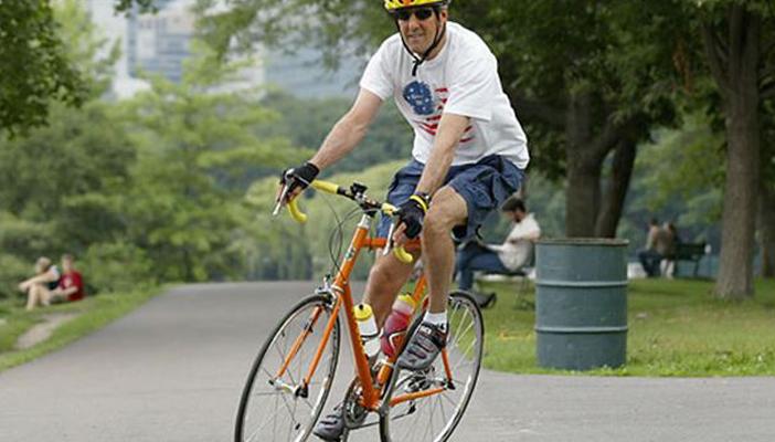 إصابة وزير الخارجية الأميركي جون كيري بحادث دراجة هوائية