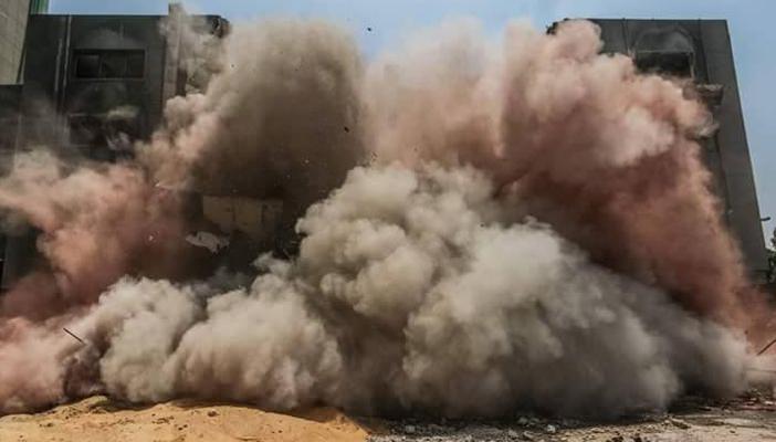 بدء هدم مبنى الحزب الوطني المنحل.. وحي غرب: يستغرق بين 3 أو 4 أشهر