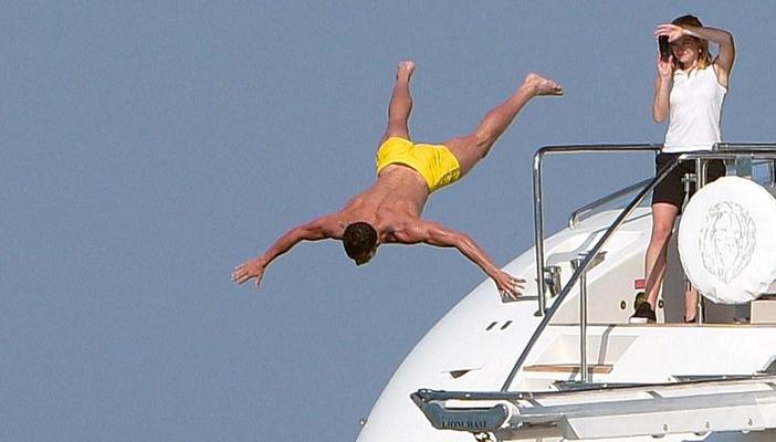 الغطس يشغل رونالدو عن تحقيق الألقاب