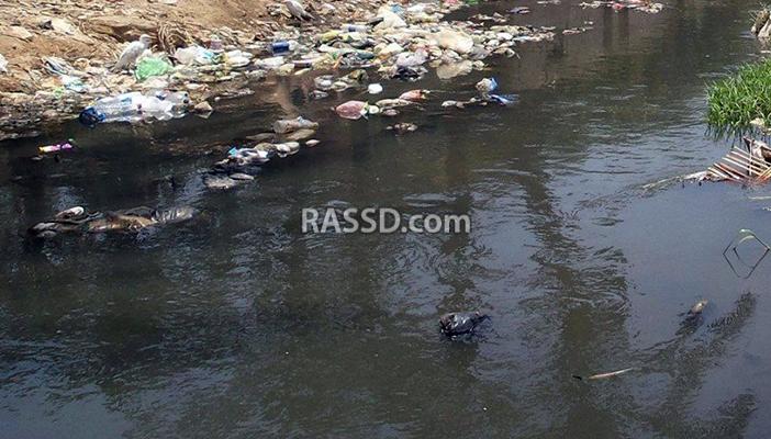 الأمراض تطارد أهالي ابشواي بالفيوم والترع تتحول إلى مكبات قمامة