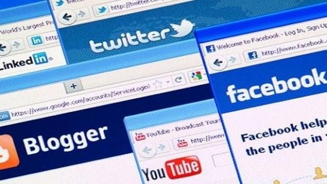 بعد مراقبة فيس بوك ..نشطاء :عايزين نفي خارج البلاد