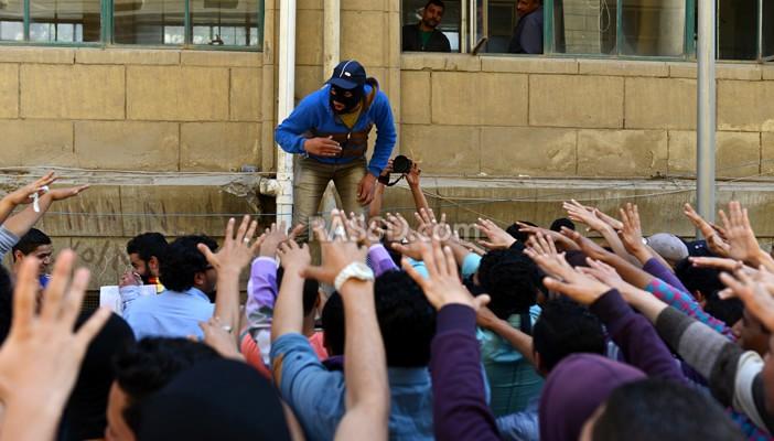 محمد منتصر: لن تثنينا الضربات عن طريق الثورة