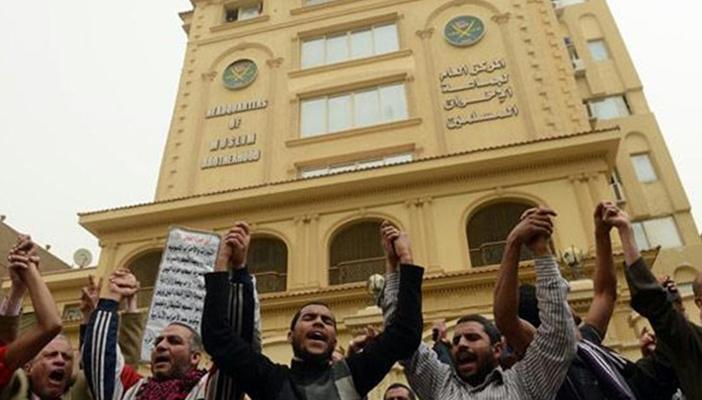 اتفاق لحل أزمة “الزعيم” داخل الإخوان.. والشباب يتهم القيادة بالفشل