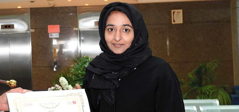 مصريان وإماراتية ينقذان رجلًا آسيويًا من الموت