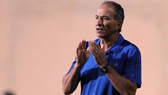 مبروك يستبعد 4 لاعبين من مواجهة الأفريقي