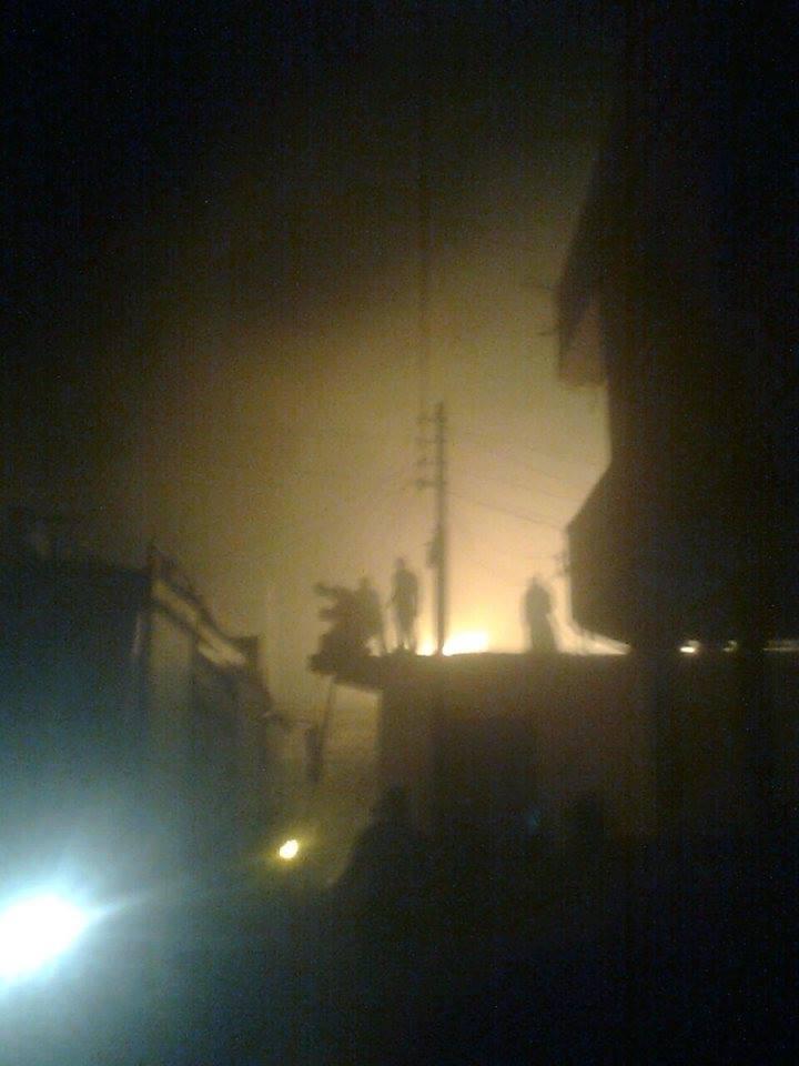 حريق هائل يلنهم منازل بمنطقة الصخرة في البحيرة