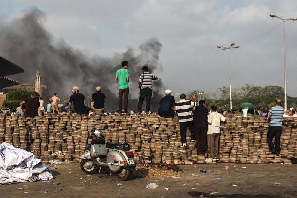 نشطاء يطالبون بحظر استخدام الأسلحة القاتلة ضد المتظاهرين