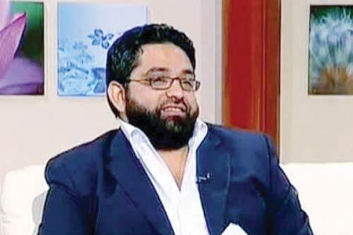 أبو البخاري يدعو لحماية وزير الثقافة من حصار الفنانين