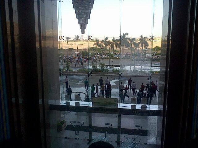 مشاجرة بالخرطوش بين عمال “سبينس” والأمن