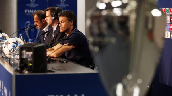 مدرب برشلونة: ليس من العدل أن نطالب ميسي بكل شيء