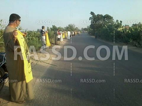 سلسلة بشرية مناهضة للانقلاب بـ”أيتاي البارود” في البحيرة