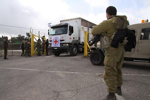 المعارضة السورية تسيطر على معبر القنيطرة في الجولان