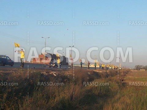 سلسلة بشرية لثوار أبوحمص رفضا للانقلاب