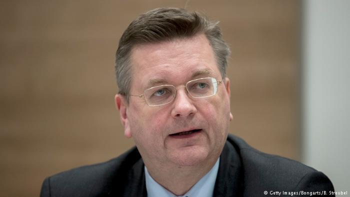 جريندل: لا يمكن خوض بطولات كرة القدم الكبرى في بلدان تدعم الإرهاب