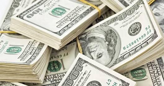 الدولار يواصل تراجعة بالسوق السوداء مسجلًا 10.45 جنيهات للشراء