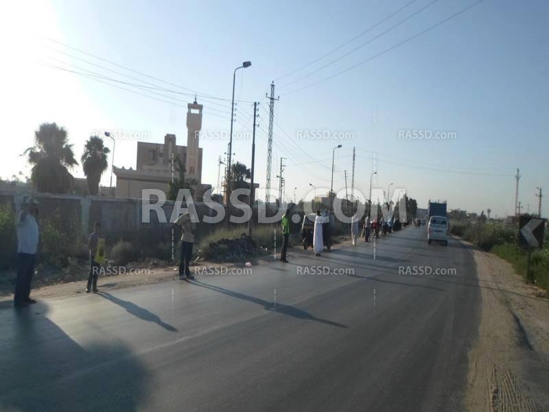 سلاسل بشرية لـ”ثوار البحيرة” رفضًا لتنصيب قائد الانقلاب