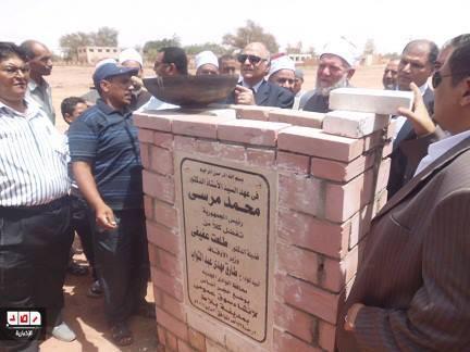 محافظ الوادى الجديد يضع حجر الاساس لأول مسجد بالفرافرة