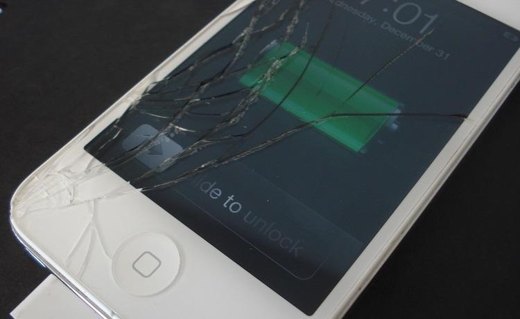 آبل تحل مشكلة شاشات الآيفون المكسورة