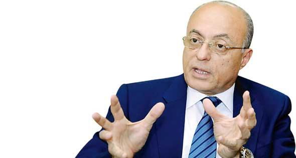 سيف اليزل: “محلب” باق في منصبه حتى انتخابات برلمان العسكر