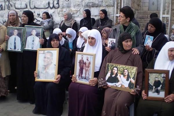 وقفة في غزة..ودعوات لتظاهرات كبيرة في الضفة تضامنا مع الأسرى