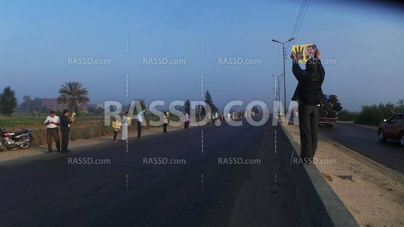 سلسلة بشرية بإيتائ البارود رفضا لحكم العسكر