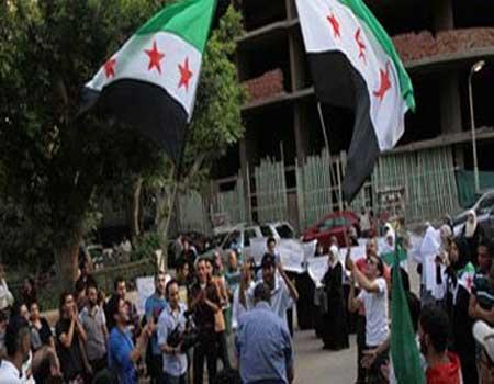 القبض على متظاهر أمام سفارة لبنان بعد مطاردات عنيفة مع الأمن