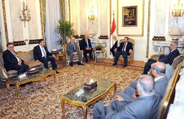 قنديل يستقبل وفداً تركيا لبحث مجالات التعاون الثنائي