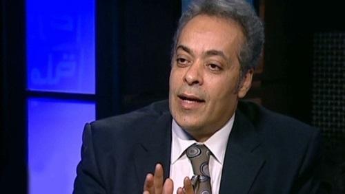 فيديو| أستاذ جامعي يطالب بإلغاء شعار ثورة 25 يناير