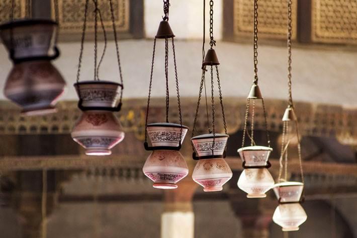 علمانيون بلا علمانية