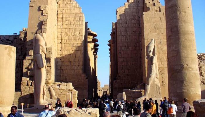 مصر القوية يطالب قوات الأمن بسرعة الكشف عن مرتكبي حادث الكرنك