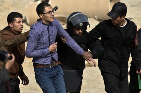 حبس 8 من رافضي الانقلاب بدمياط بتهمة “التظاهر دون تصريح”