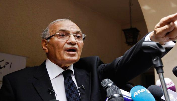 عودة “شفيق” للأضواء مجددًا.. هل يكون بديلًا عن السيسي لدى الخليج؟