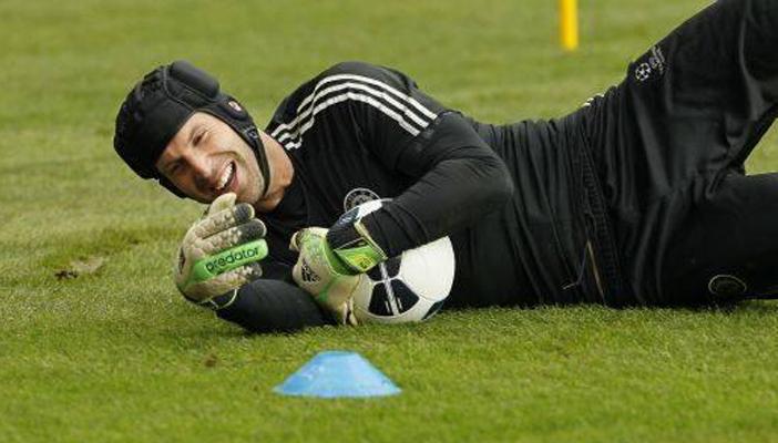 حارس “تشيلسي”  يقترب من الأرسنال