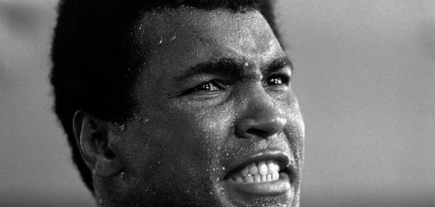 بالصور.. “شارلي إيبدو” تسخر من محمد علي كلاي في يوم وفاته