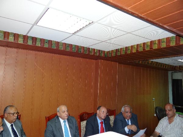 خبير صناعي يحذر من إسناد مشروعات “القناة “لشركات مساهمة