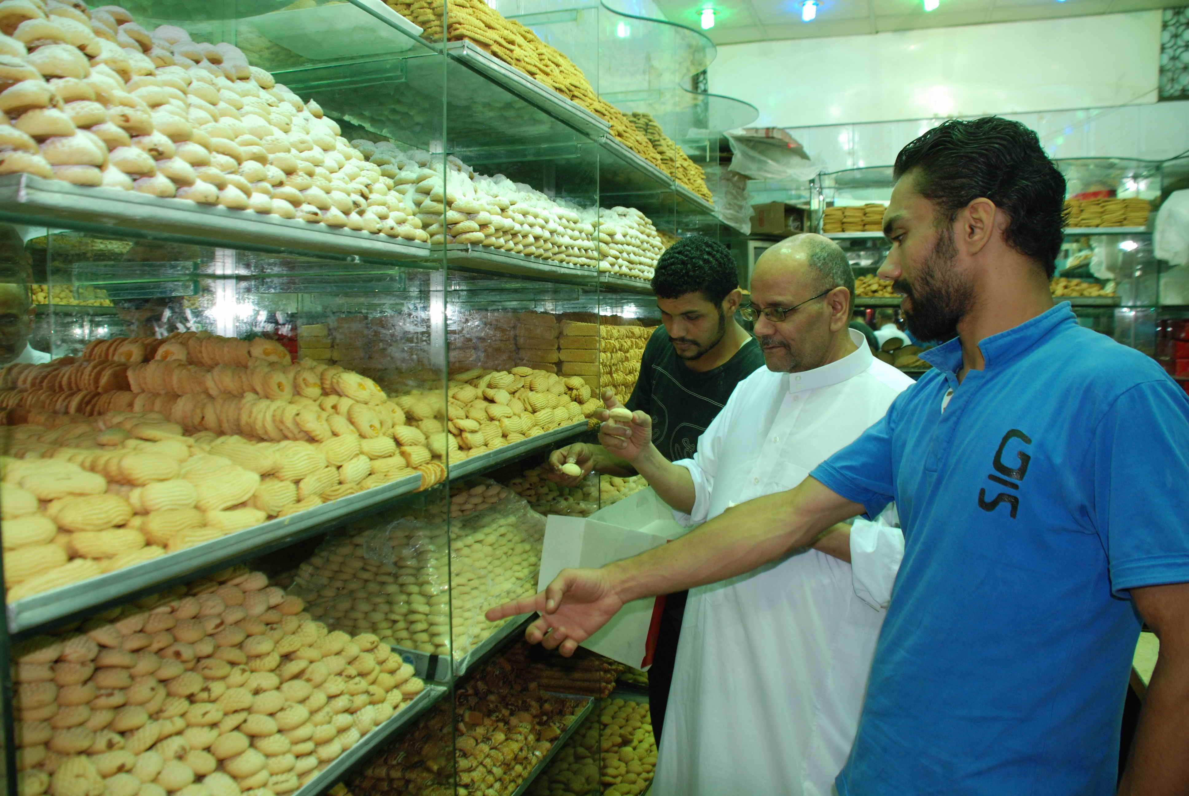 بائعو حلوى العيد: 30 – 40 % تراجع الإقبال على شراء الكحك