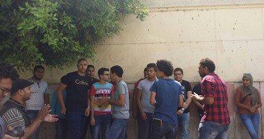 بالفيديو.. طلاب الثانوية العامة يتظاهرون للمطالبة بإقالة وزير التعليم