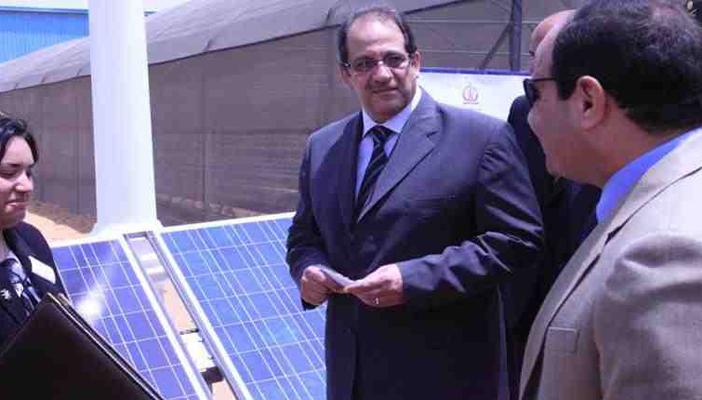 بالفيديو.. مدير مكتب السيسي يظهر في ألمانيا.. ومصريون: وحشتنا تسريباتك