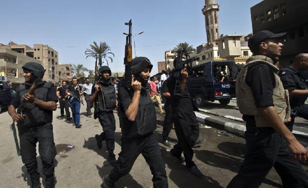 أمن الانقلاب يحتل شوارع الجيزة بعد مسيرات حاشدة ضد الانقلاب