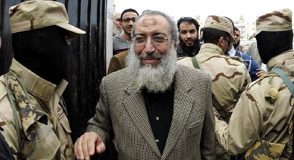 أمن الانقلاب ينقذ “برهامي” من حصار مناهضي حكم العسكر