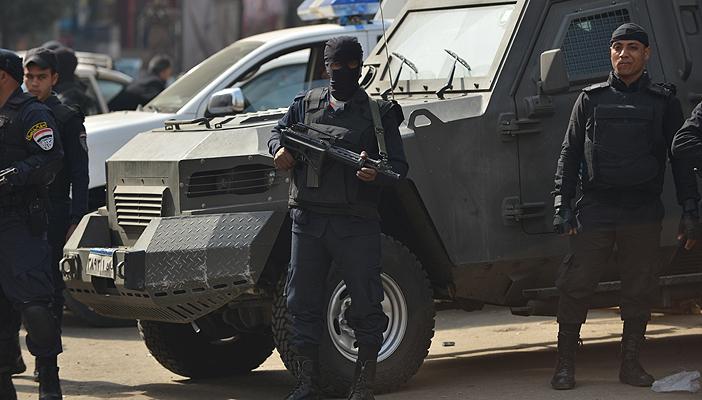 إنفوجرافيك.. رواتب الداخلية مقارنة بالمعلمين