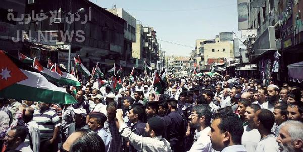 الآلاف بعمان: “يا بتصلح هالحين يا بتلحق مبارك وعابدين”