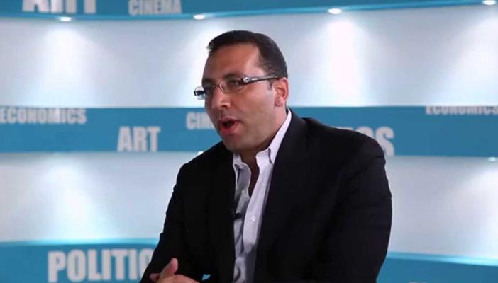 العربية لحقوق الإنسان تدين محاكمة خالد صلاح