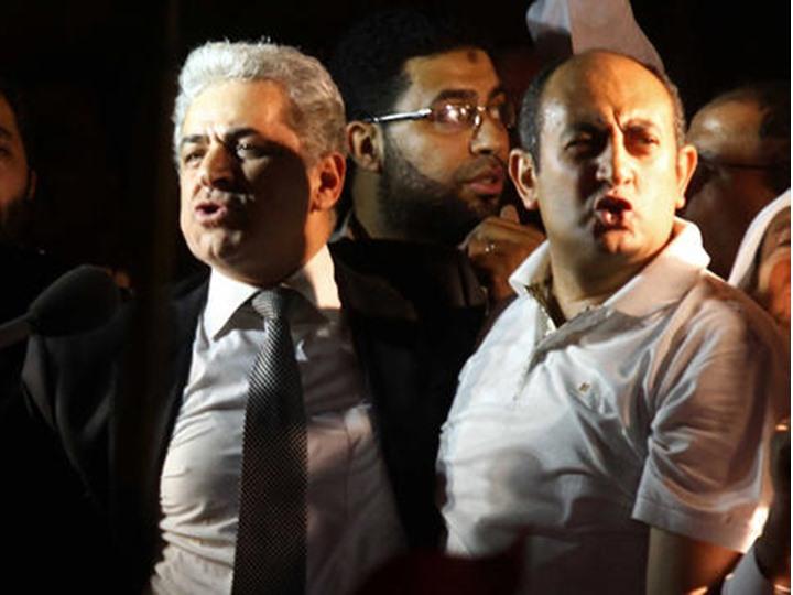 الاعتداء على «حمدين» واعتقال «خالد علي» في تظاهرات بميدان طلعت حرب